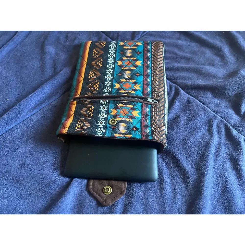 NWOT Handmade Quilted Kindle 11th Gen Case, Front Zipper Pocket